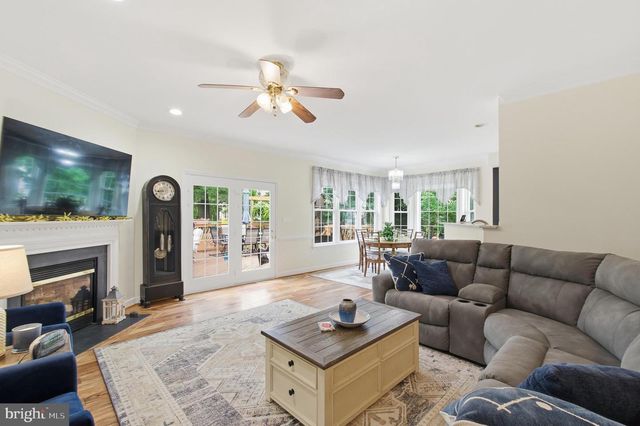12941 TORCHLIGHT DR, Woodbridge, VA 22193