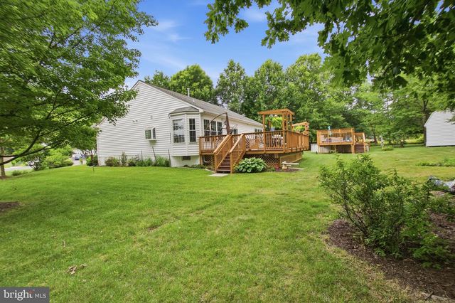 12941 TORCHLIGHT DR, Woodbridge, VA 22193