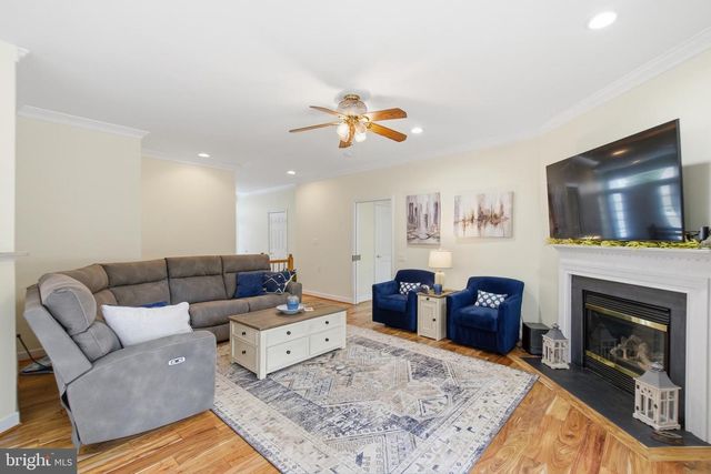 12941 TORCHLIGHT DR, Woodbridge, VA 22193