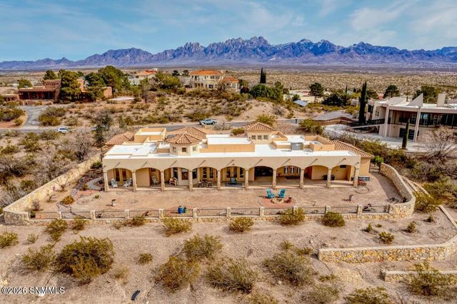 810 Roadrunner Circle, Las Cruces, NM 88011