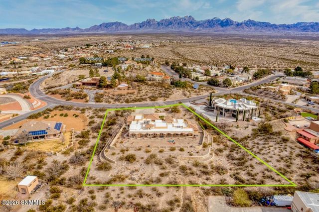 810 Roadrunner Circle, Las Cruces, NM 88011