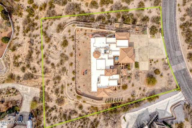 810 Roadrunner Circle, Las Cruces, NM 88011