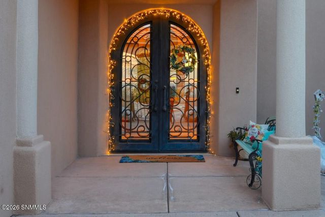 810 Roadrunner Circle, Las Cruces, NM 88011