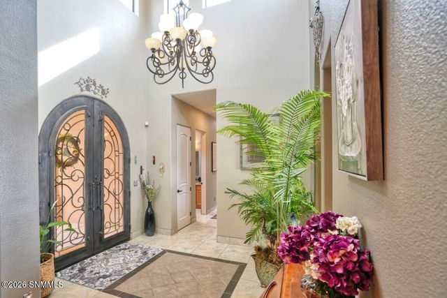 810 Roadrunner Circle, Las Cruces, NM 88011