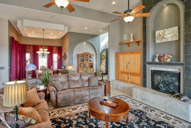 810 Roadrunner Circle, Las Cruces, NM 88011