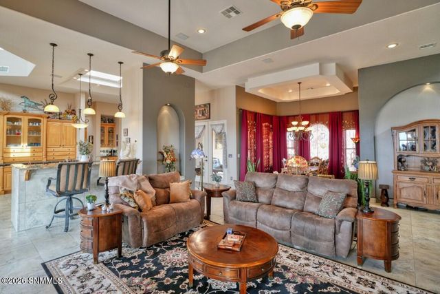 810 Roadrunner Circle, Las Cruces, NM 88011