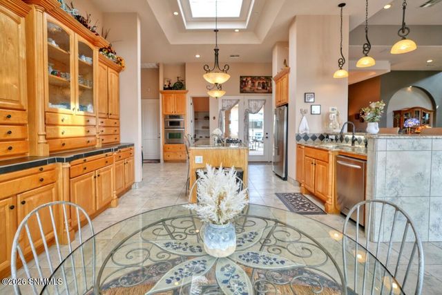 810 Roadrunner Circle, Las Cruces, NM 88011