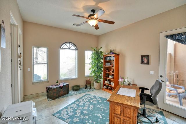 810 Roadrunner Circle, Las Cruces, NM 88011