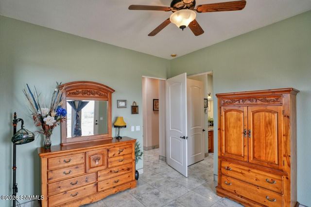 810 Roadrunner Circle, Las Cruces, NM 88011