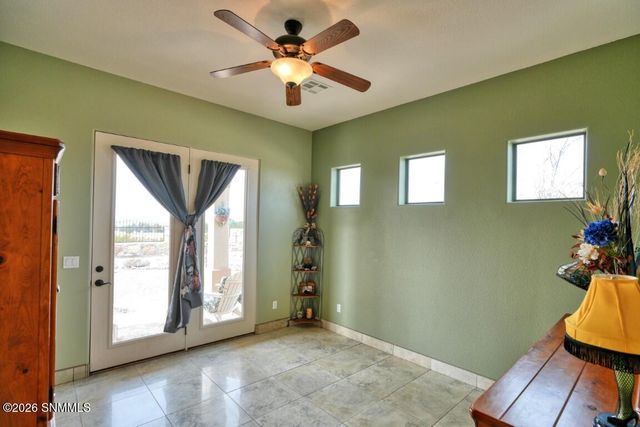 810 Roadrunner Circle, Las Cruces, NM 88011