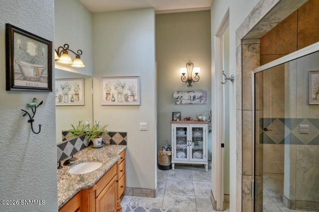 810 Roadrunner Circle, Las Cruces, NM 88011