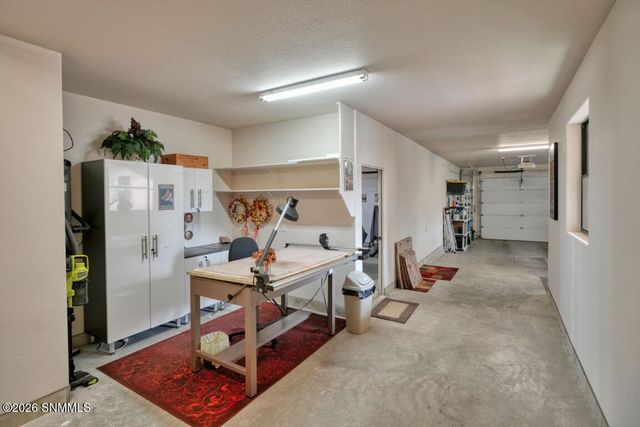 810 Roadrunner Circle, Las Cruces, NM 88011