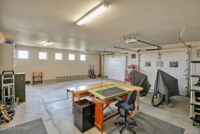 810 Roadrunner Circle, Las Cruces, NM 88011