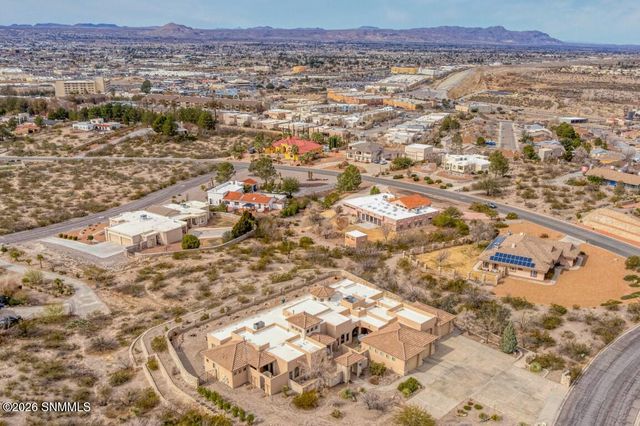 810 Roadrunner Circle, Las Cruces, NM 88011