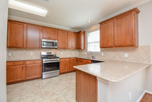 16021 Summerville Lake Drive, Tomball, TX 77377