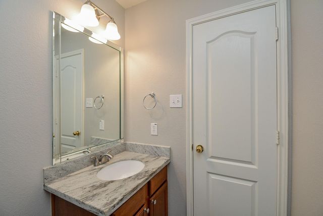 16021 Summerville Lake Drive, Tomball, TX 77377
