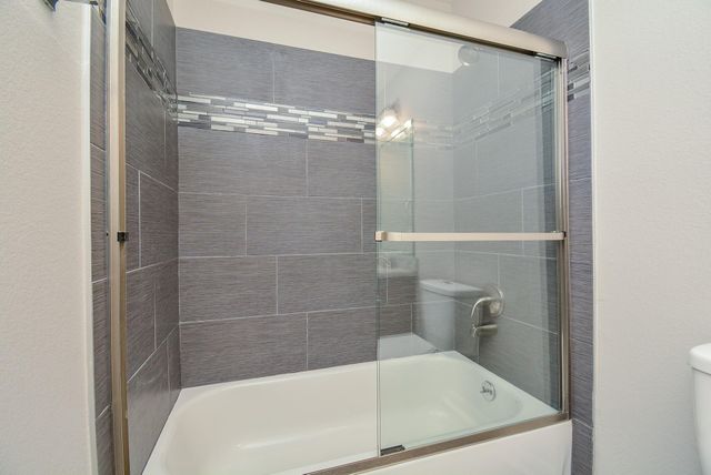 16021 Summerville Lake Drive, Tomball, TX 77377