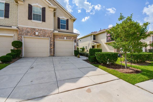 16021 Summerville Lake Drive, Tomball, TX 77377