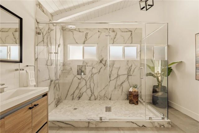 702 Acacia Avenue, Corona Del Mar, CA 92625