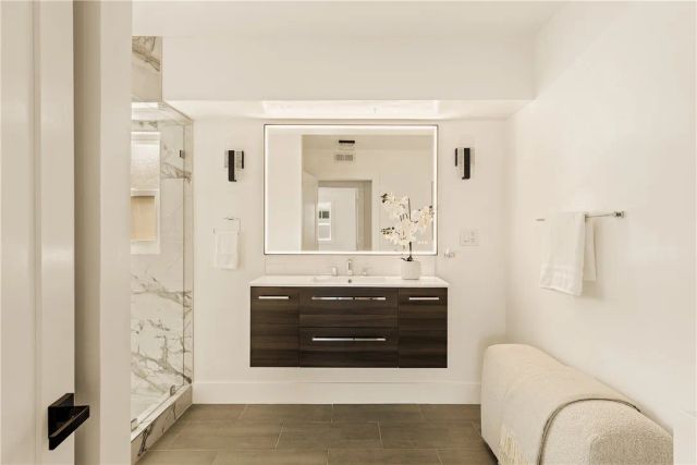 702 Acacia Avenue, Corona Del Mar, CA 92625