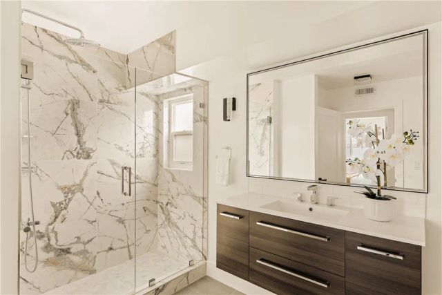 702 Acacia Avenue, Corona Del Mar, CA 92625