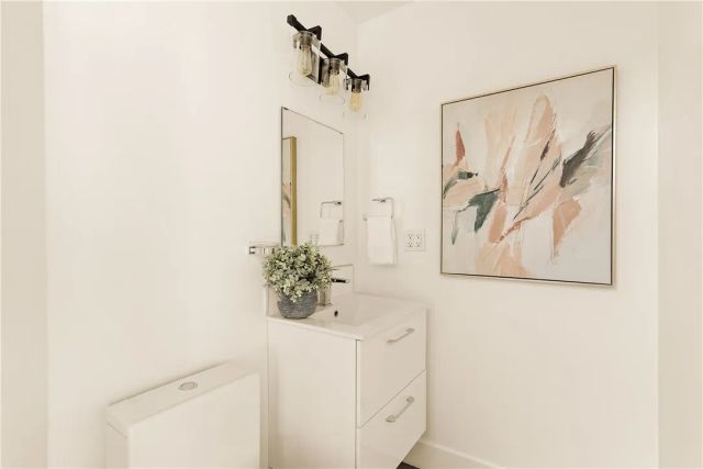 702 Acacia Avenue, Corona Del Mar, CA 92625
