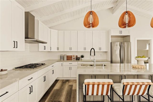 702 Acacia Avenue, Corona Del Mar, CA 92625