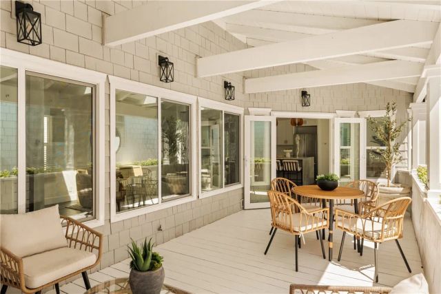 702 Acacia Avenue, Corona Del Mar, CA 92625
