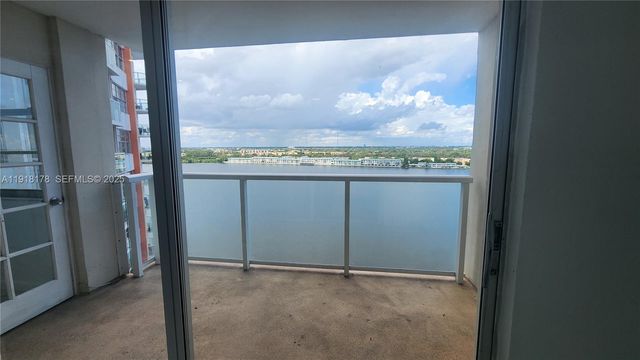 1301 NE Miami Gardens Dr 1412W, Miami, FL 33179