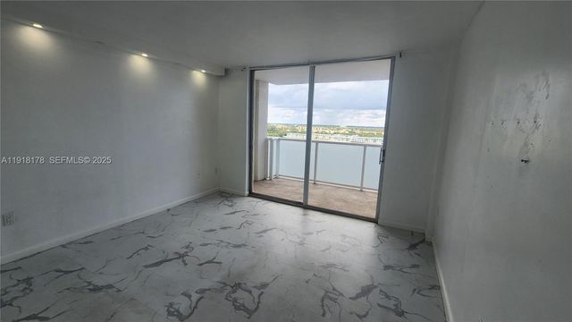 1301 NE Miami Gardens Dr 1412W, Miami, FL 33179