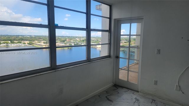 1301 NE Miami Gardens Dr 1412W, Miami, FL 33179