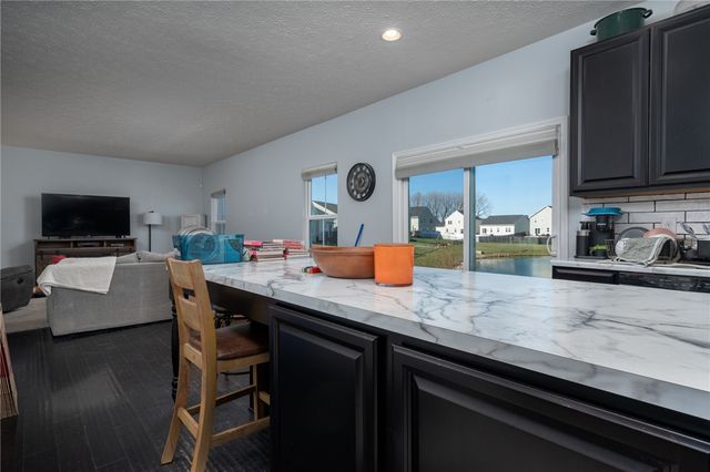 32 Waterford Boulevard, Fairborn, OH 45324