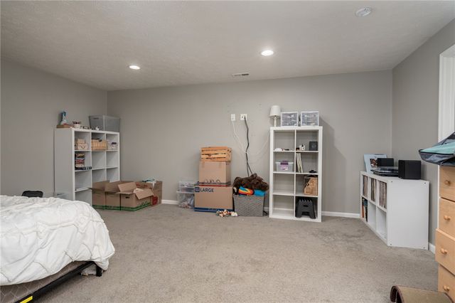 32 Waterford Boulevard, Fairborn, OH 45324