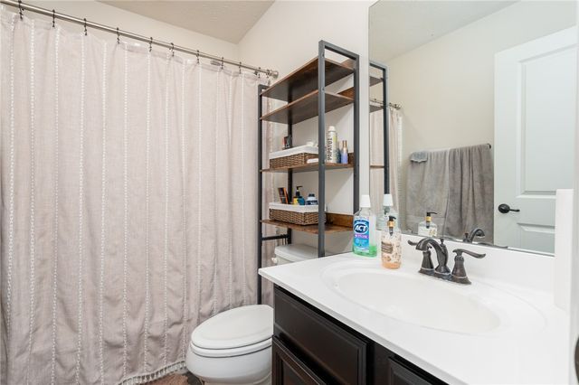 32 Waterford Boulevard, Fairborn, OH 45324