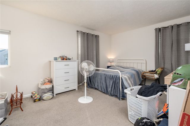 32 Waterford Boulevard, Fairborn, OH 45324