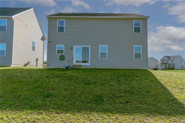 32 Waterford Boulevard, Fairborn, OH 45324