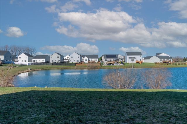 32 Waterford Boulevard, Fairborn, OH 45324