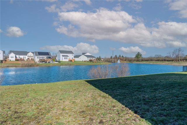 32 Waterford Boulevard, Fairborn, OH 45324