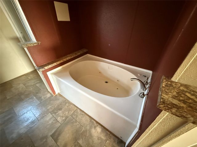 1427 Private Road 4219, Decatur, TX 76234