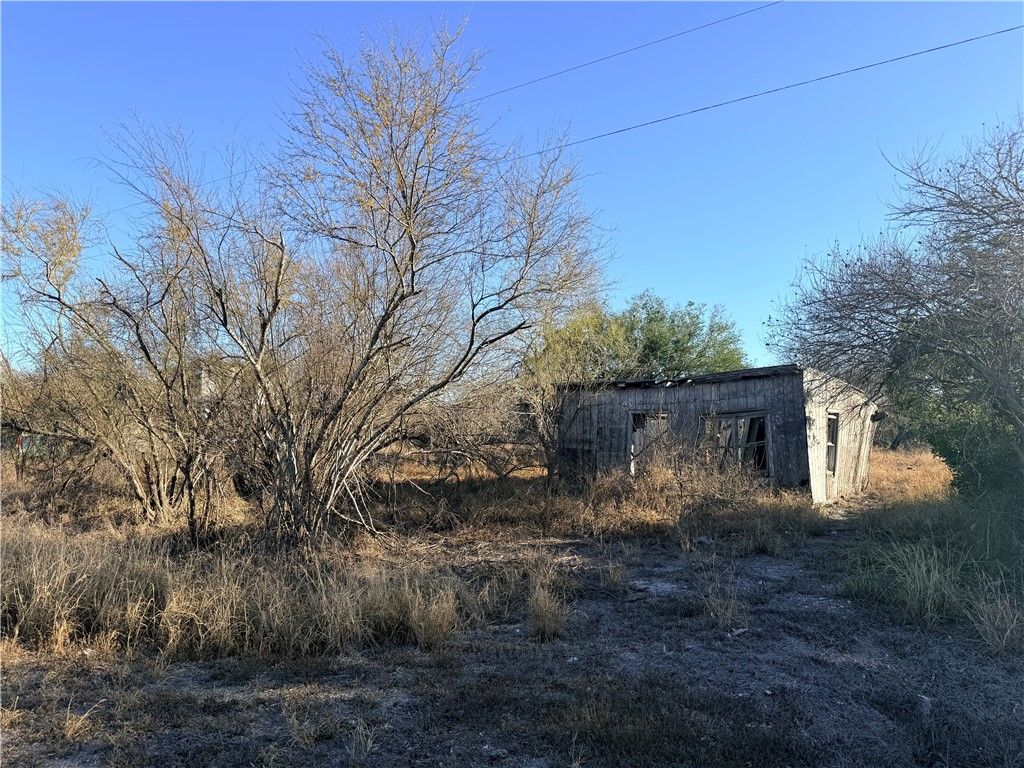 410 W 3rd St, Bishop, TX 78343