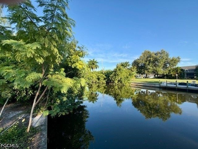 315 SE 29th TER, Cape Coral, FL 33904