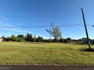 315 SE 29th TER, Cape Coral, FL 33904