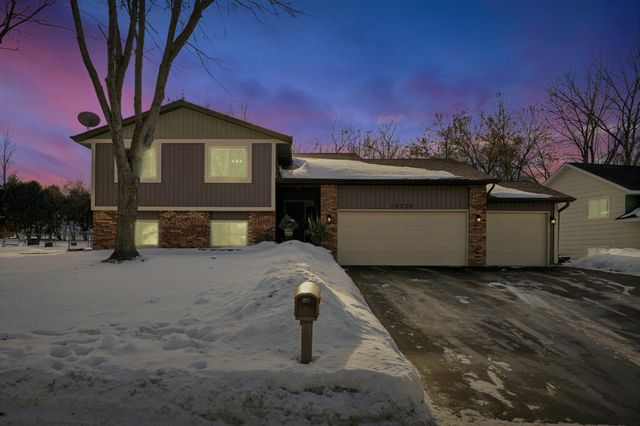 10220 Upper 178th Street W, Lakeville, MN 55044