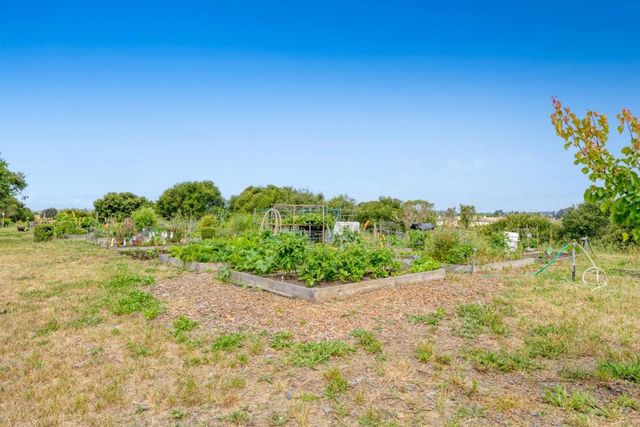 75 Paseo Drive, Watsonville, CA 95076