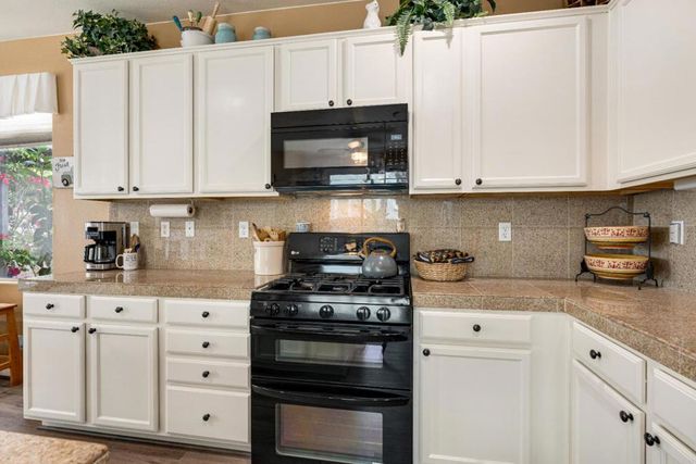 75 Paseo Drive, Watsonville, CA 95076