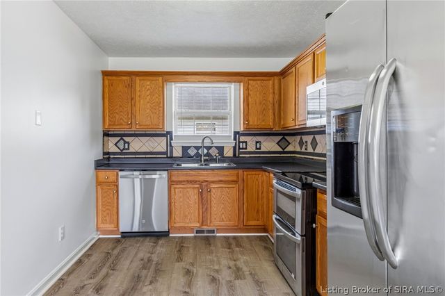 2003 Cedar Ridge Drive, New Albany, IN 47150