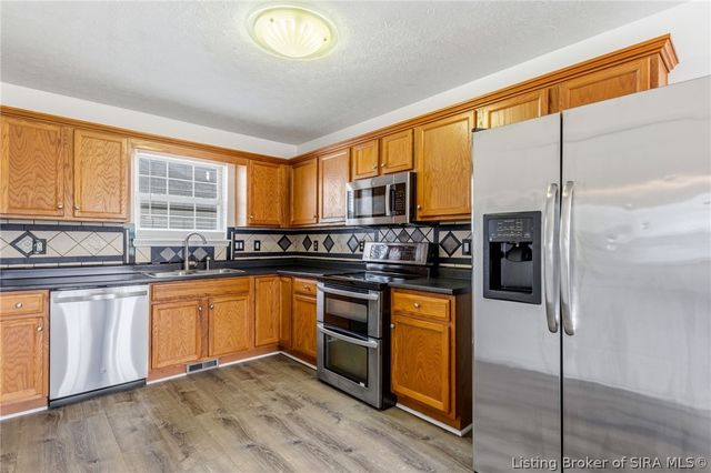 2003 Cedar Ridge Drive, New Albany, IN 47150