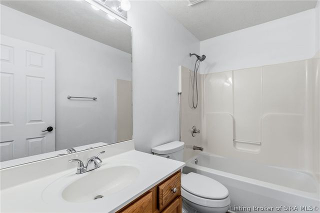 2003 Cedar Ridge Drive, New Albany, IN 47150