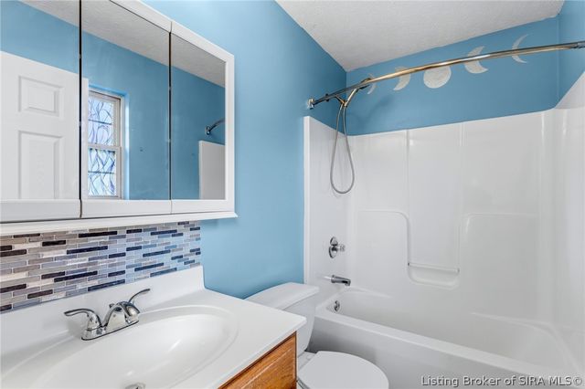 2003 Cedar Ridge Drive, New Albany, IN 47150