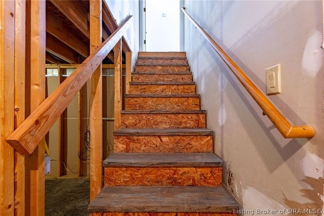 2003 Cedar Ridge Drive, New Albany, IN 47150